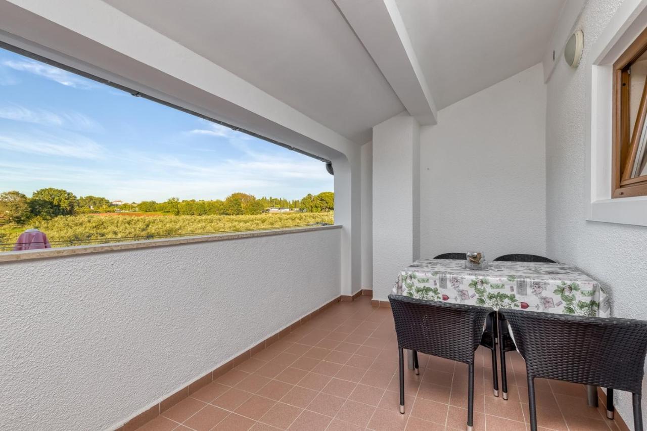 Apartment Lucijan Porec Luaran gambar