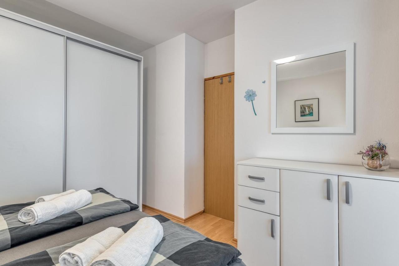 Apartment Lucijan Porec Luaran gambar