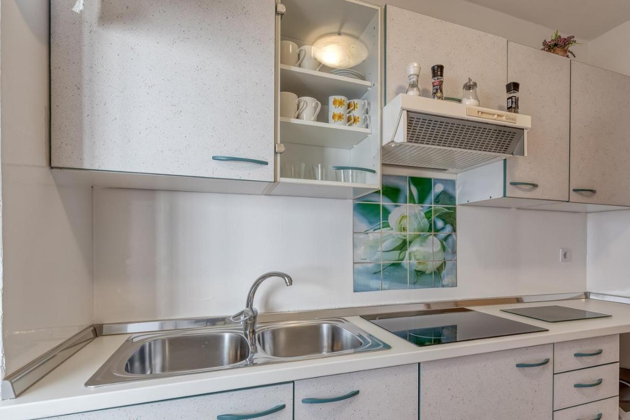 Apartment Lucijan Porec Luaran gambar