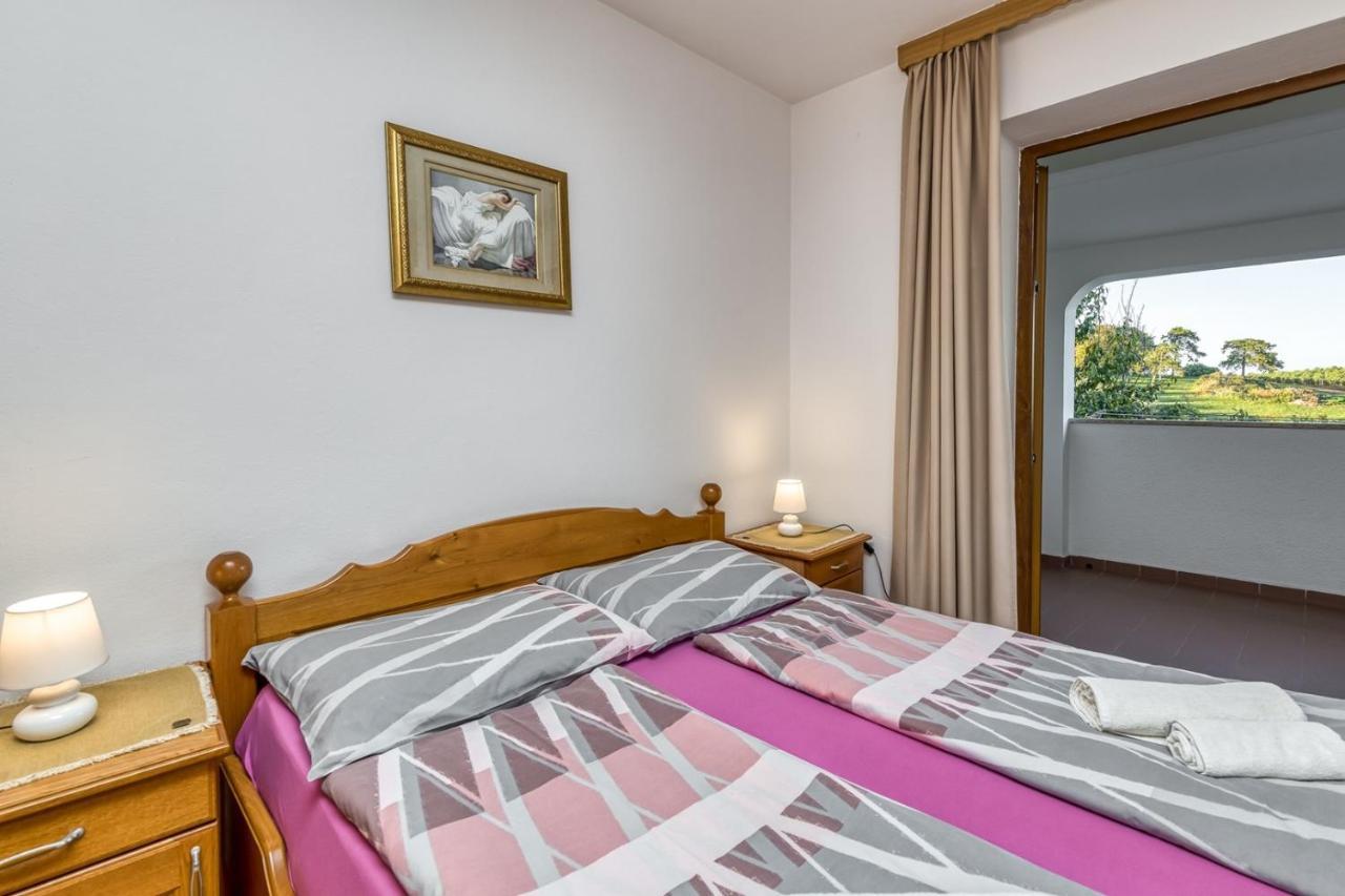 Apartment Lucijan Porec Luaran gambar